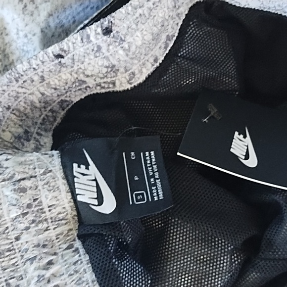 NWT Nike track pants - Picture 4 of 6